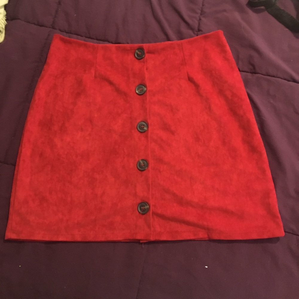 Gently Worn Brick Red Women’s/Junior’s Skirt!! SIZE: Small